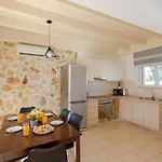 Renthub At Kolympia Villa