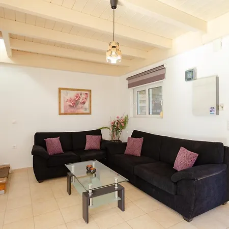 Villa Renthub At Kolympia