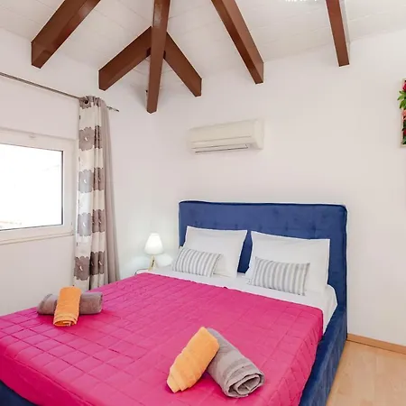 Villa Renthub At Kolympia *