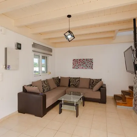 Villa Renthub At Kolympia *