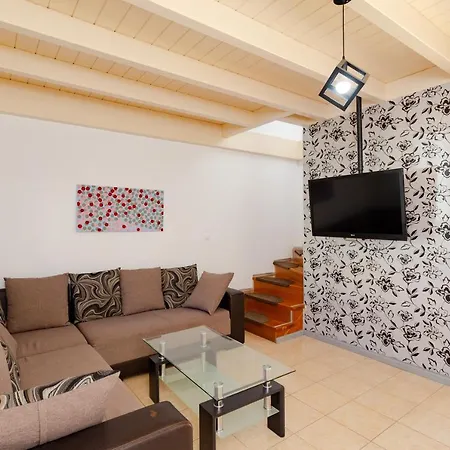 Renthub At Kolympia *