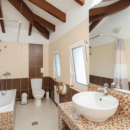 Renthub At Kolympia Villa Kolímbia