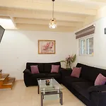 Renthub At Kolympia